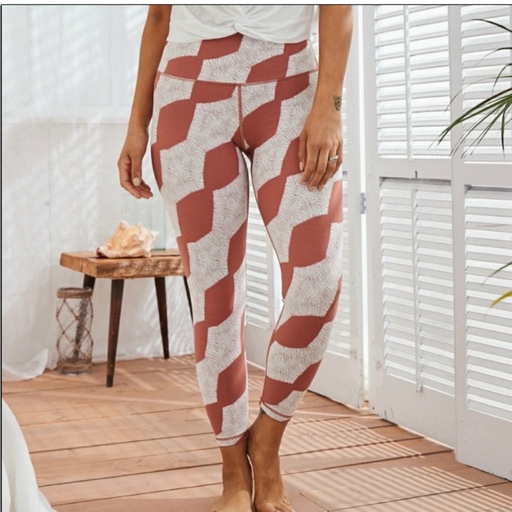 Aerie Mauve and White Print Leggings Size Small